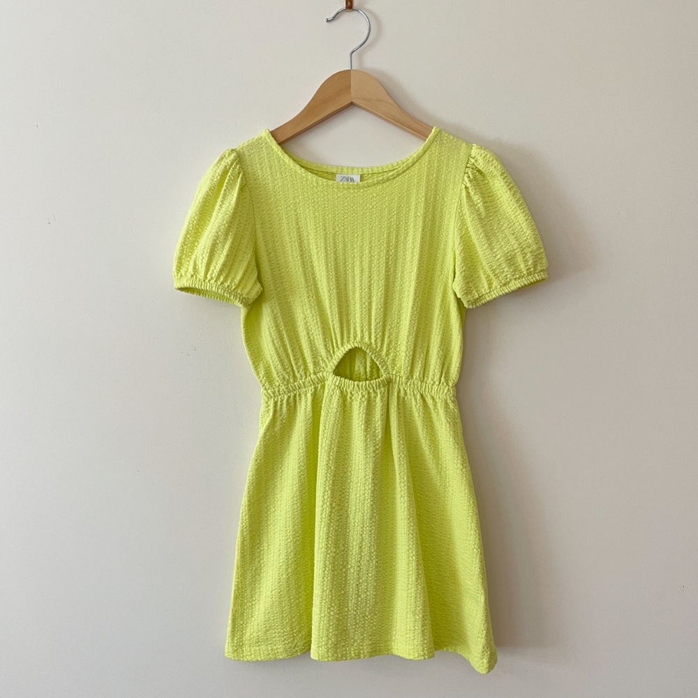 ZARA EUC Bright Chartreuse Textured Cut Out Cap Sleeve Dress